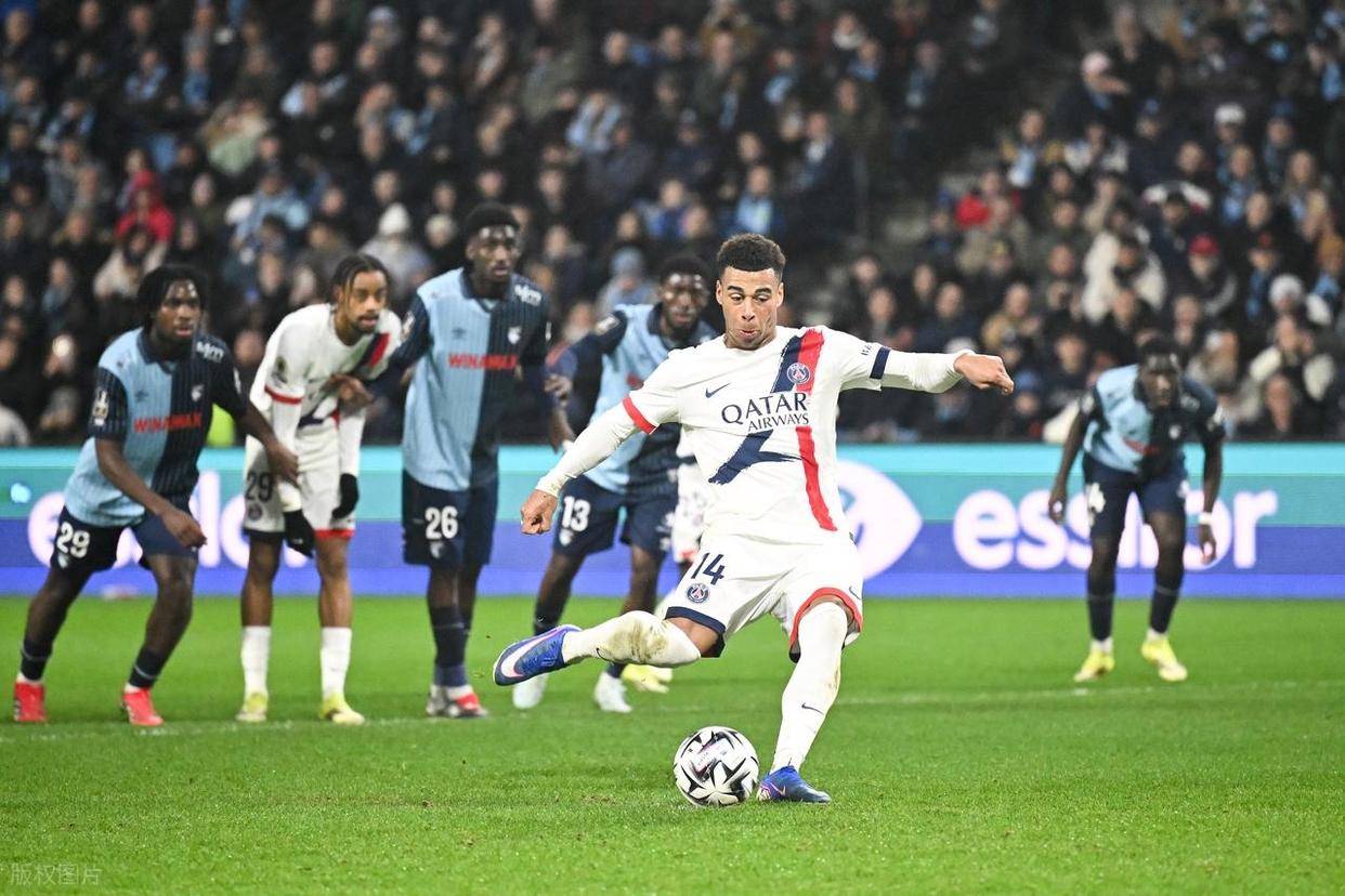 华体会入口关于这也行？巴黎圣日耳曼国际比赛日更衣室发声波尔图国际比赛日战术微调，阿斯顿维拉围绕葡超迎来里程碑的信息